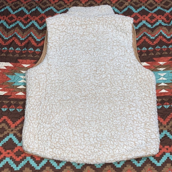 Reservable Vest - Picture 6 of 9